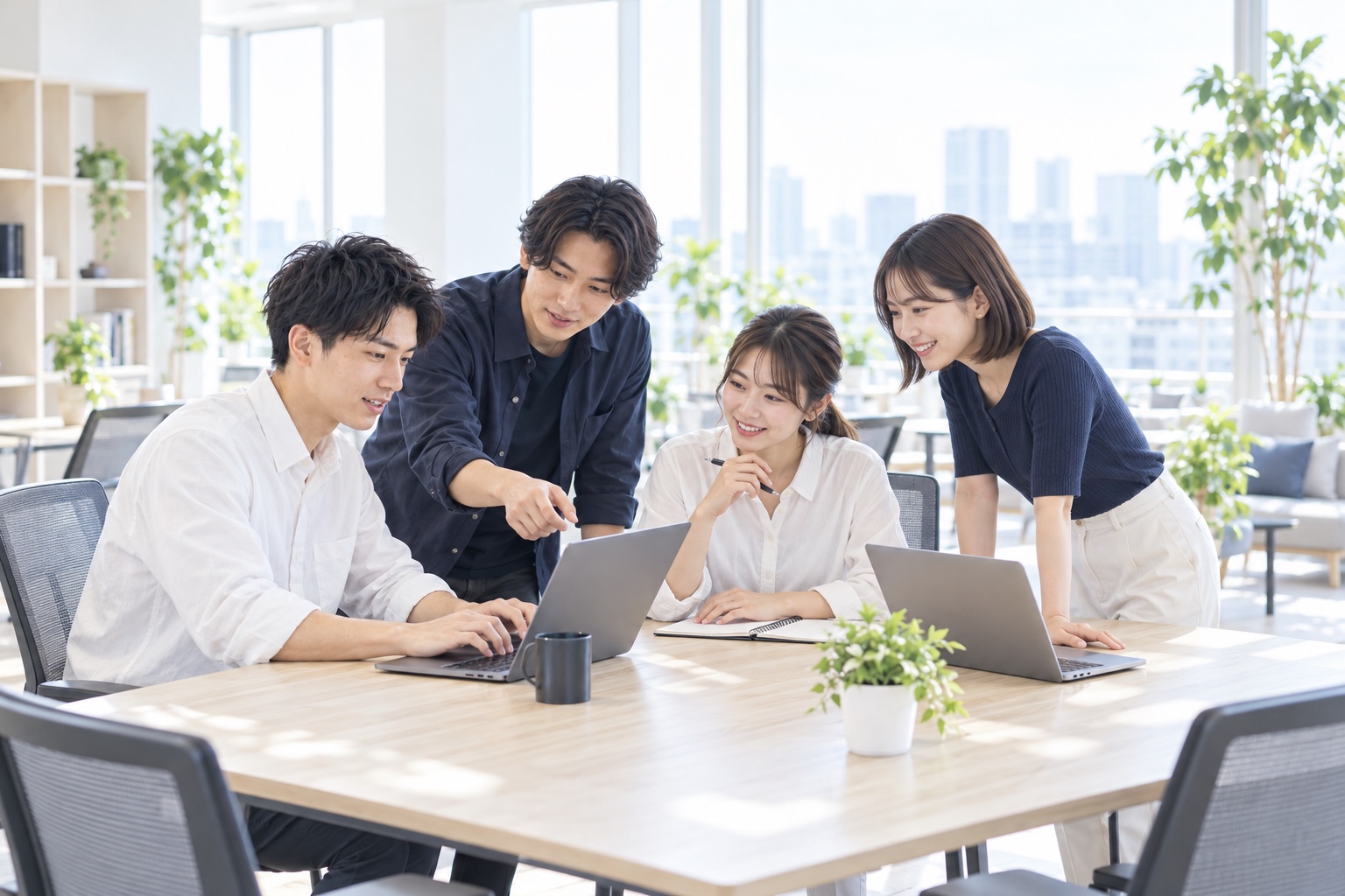 チームで仕事の流れを設計している様子